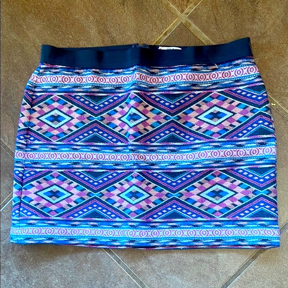 American Eagle Embroidered Skirt! Size 8